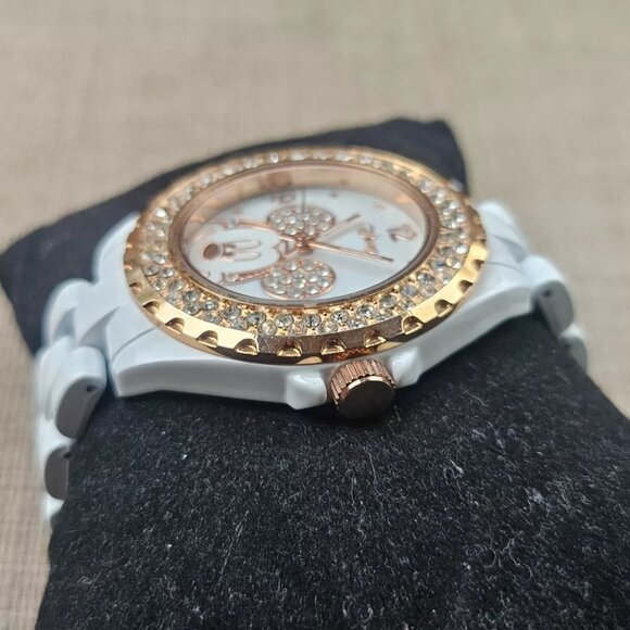 Minnie Mouse Disney Wristwatch White Band Crystals Accent Bezel Analog Watch - Picture 6 of 11